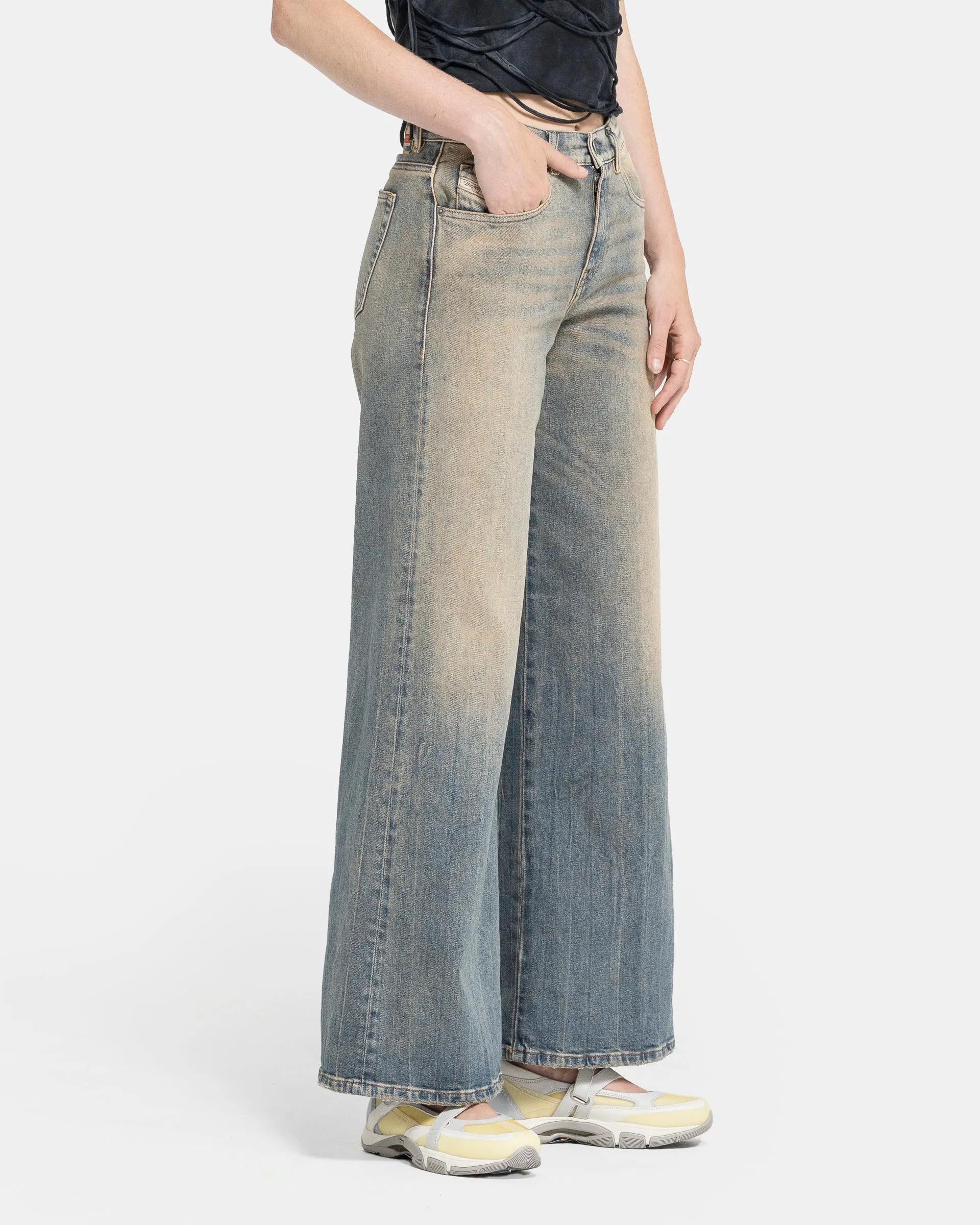 1978 D-Akemi Flared Jeans in Blue