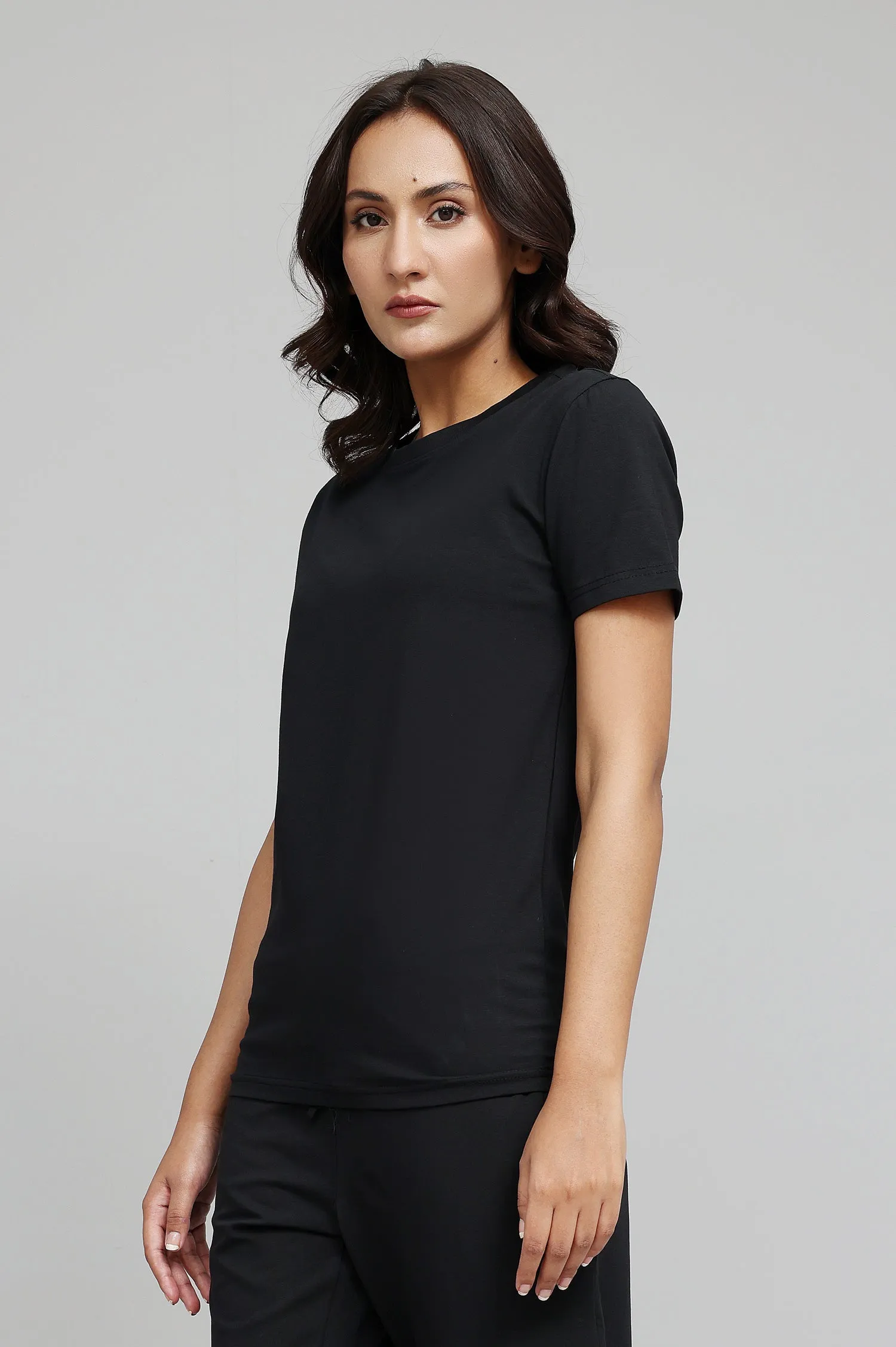 CLASSIC ESSENTIAL CREW NECK TEE-BLACK